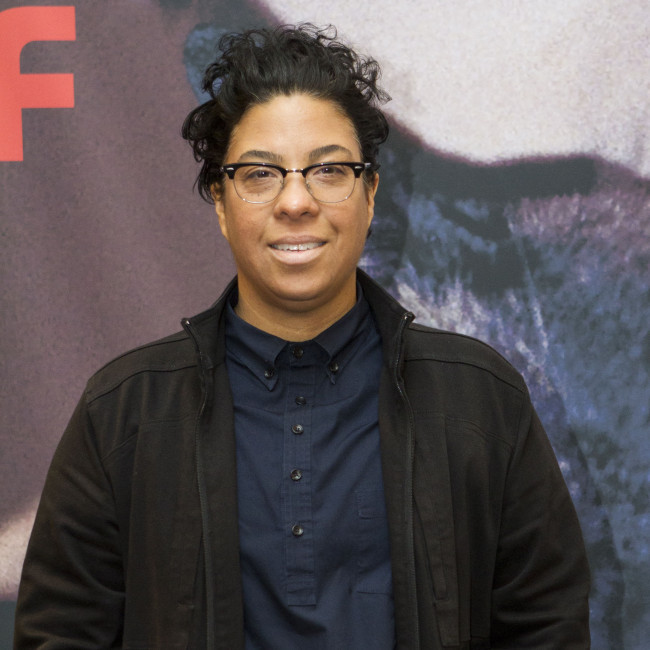 Angela Robinson in talks to direct The Hunger remake