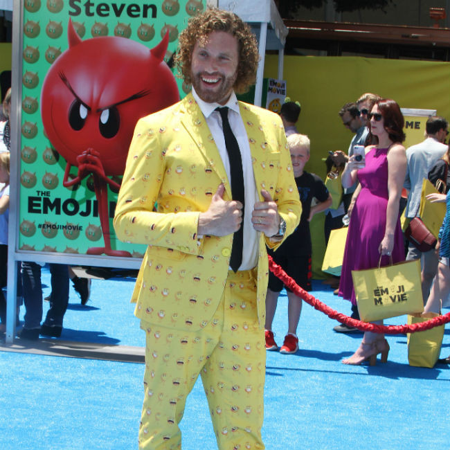 TJ Miller won't work with 'mean' Ryan Reynolds again