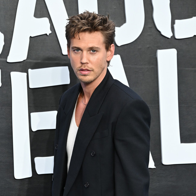 Austin Butler slept overnight on film set to prepare for his Caught Stealing role