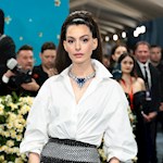 Anne Hathaway and Adam Driver to co-star in Alone at Dawn